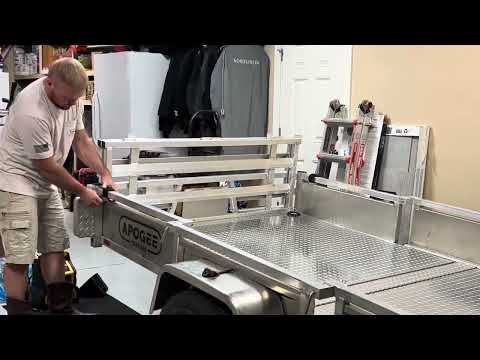 GENIUS Foldable Trailer?! 😱 Apogee ADAPT-X-500 in Action 🚤💡 #Innovation #BoatingLife #Surgeworld