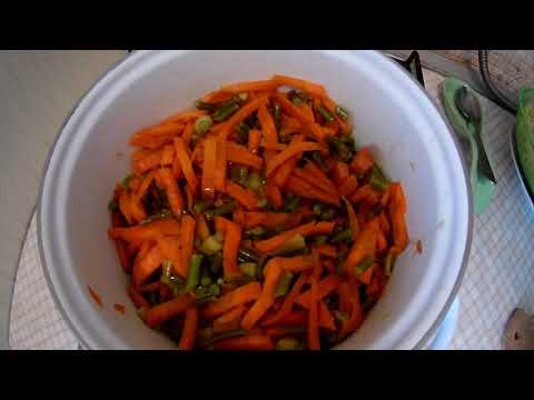 Макароны с морковкой и чесночными стрелаками