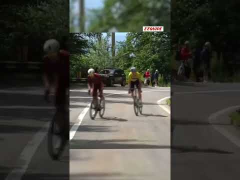 WTF : un ours apparaît en pleine course en Roumanie 🐻 #cyclisme