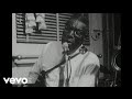 Howlin' Wolf - Down In The Bottom (Live)