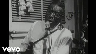 Howlin&#39; Wolf - Down In The Bottom (Live)