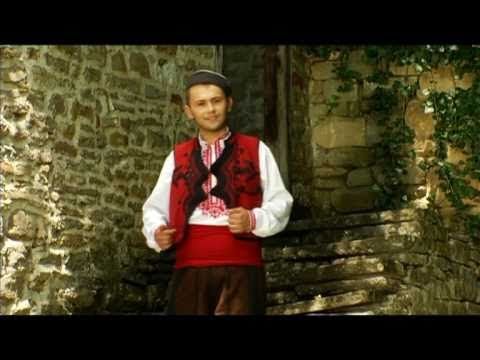 NIKOLA TODOROV / НИКОЛА ТОДОРОВ - Разболело се мамино Ленче (Official Music Video)