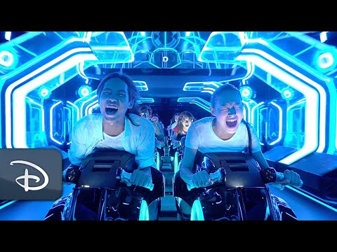 TRON Lightcycle Power Run! | Corra nesta aventura digital