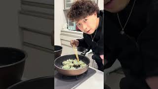 【オレんち。】簡単ニラ饅頭作ったった。#ショート #料理 #short#飯テロ