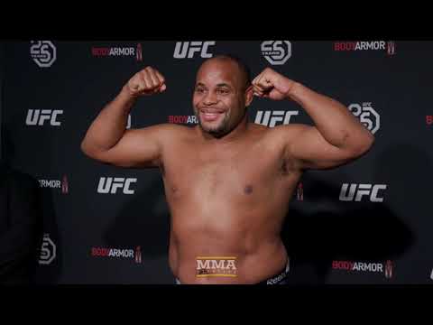 UFC 230 Weigh-Ins: Daniel Cormier Makes Weight - MMA Fighting