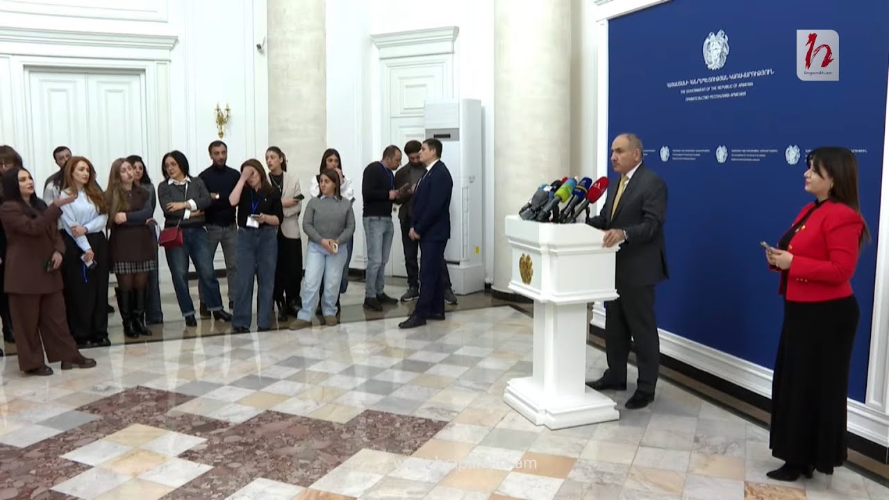 Ձեռքերի շարժումներ չանե՛ք, հանգի՛ստ. վեճ՝ լրագրողի ու Փաշինյանի միջև