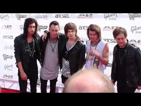 APMAs Fashion Police  | Jarrod Alonge on Warped Tour 2015