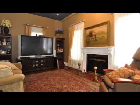 Victorian Home in Middleboro - Luxury Real Estate