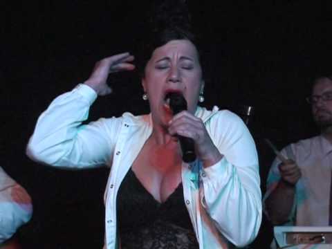 Conny Kreitmeier & Stimmungsbüro Kreitmeier live: "Let me disappoint you"