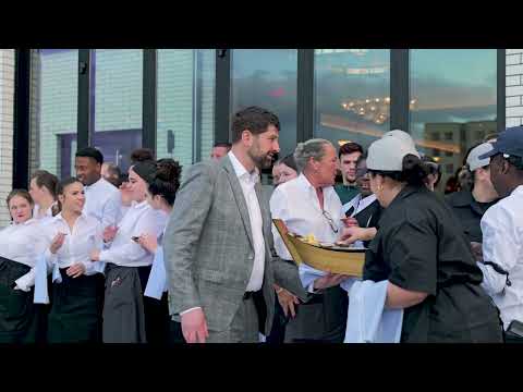 Festa de reabertura da Legal Sea Foods em Burlington