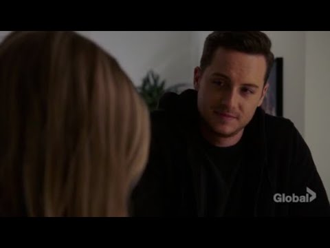 Jay tries to reassure Hailey I Chicago P.D 5.18