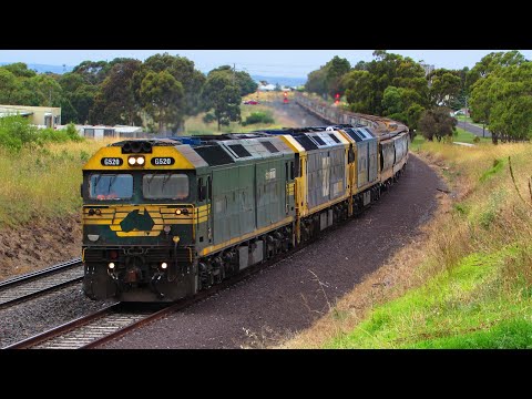 7735v Pacific National Empty Grain Train With G520 BL27 G527 At Bellpost Hill (4/1/23)
