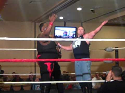 finish of Gillberg and Big Daddy V Phila 10-1-11.MP4