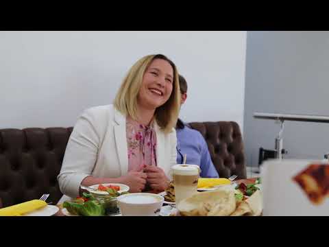 Internationales Frühstück im Café Milan