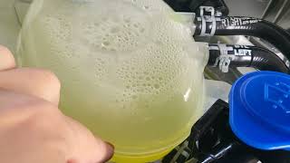 [問題] 打開引擎蓋加的那是什麼水?