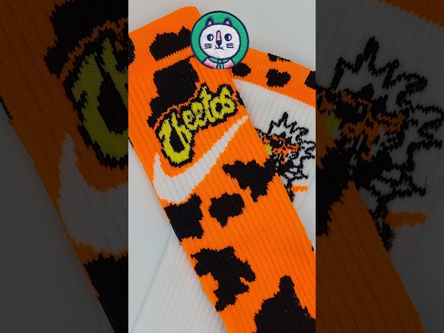 Vídeo relacionado con Cheetos Calcetines Divertidos, Pack de 5 Calcetines Calentitos para Mujer, Hombre y Adolescente (Naranja, 41-46 EU)