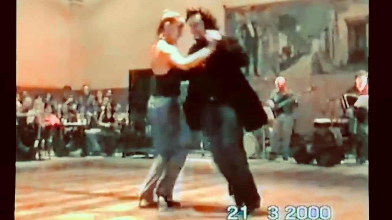 Mariano Chicho Frumboli y Lucia Mazer APURATE QUE CIERRA EL COREANO Los Cosos de al lao.