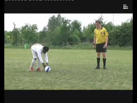 Yhamyl Logalie penalty tegen Helmond Sport D1