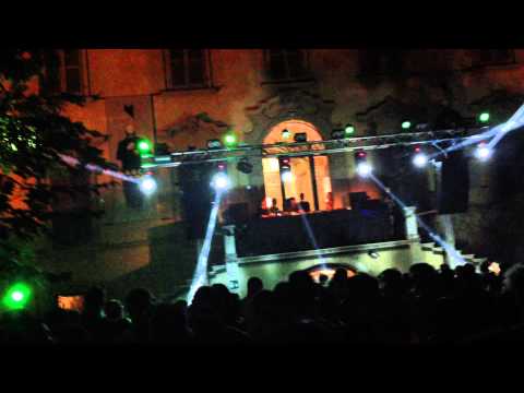 LEON (Music On, Italy) plays Wade - What's Up at Reggio Emilia 2013