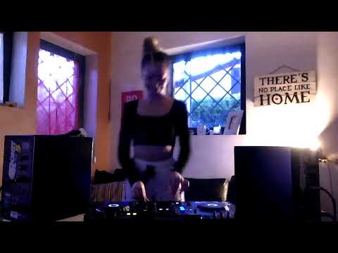 Switch Lockdown Ep. 1 | AÜRA Dj set