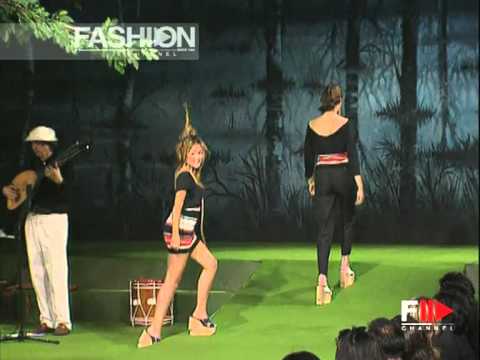 "Vivienne Westwood Red Label" Spring Summer 1998 London 3 of 7 woman by FashionChannel.mov