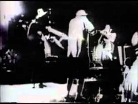 Beastie Boys LIVE - Eggman + Rhymin' and Stealin' (Japan Space Shower 1994)