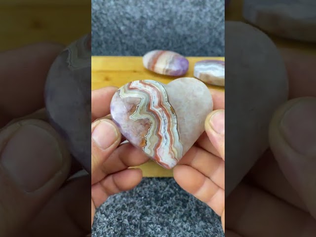 Vídeo relacionado con Juego de 20 piedras de cristal curativo, hexagonales para meditación Reiki, piedras preciosas de chakra, piedras preciosas naturales, varita mágica, juego de piedras