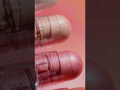 Блеск для губ Kylie Cosmetics "Pink ice" Supple Kiss Lip Glaze Cosmic 2.0 Summer Makeup Collection - фото 1 - id-p2655345117