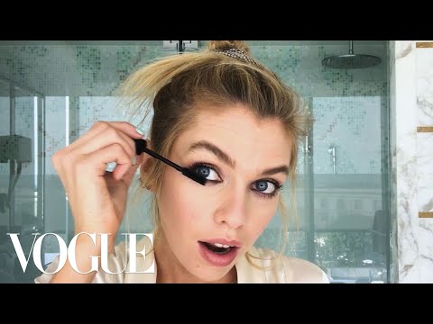 ステラ・マックスウェルの完璧なスモーキーアイのトリック｜美容の秘密｜Vogue (Stella Maxwell's Perfect Smoky Eye Trick | Beauty Secrets | Vogue)