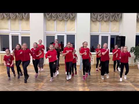 ZUMBA KIDS - MINGLE ( round and round techno remix)