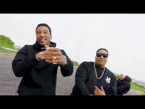 DWINNA FEAT LLOYD DE MEZA - PUSH IT