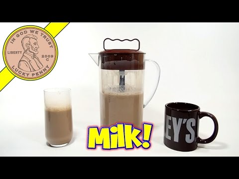 Hershey's Chocolate Milk Hand Mixer - Making Delicious Choclate Milk!