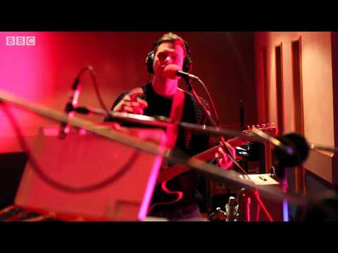 Alt-J - 353 (BBC Introducing Maida Vale session)