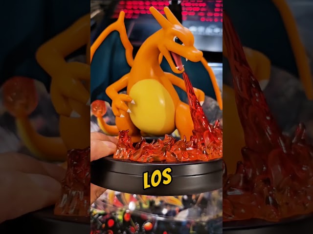Vídeo relacionado con Pokémon: Colección superprémium Charizard ex (3 Cartas holográficas de promoción, 1 Figura para exhibir una Carta y 10 Sobres de Mejora)