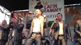 Nos Estorbo la ropa la Original Banda Limón de Salvador Liz