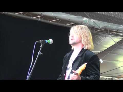 Nirvana UK....Nirvana tribute band "Rape Me"