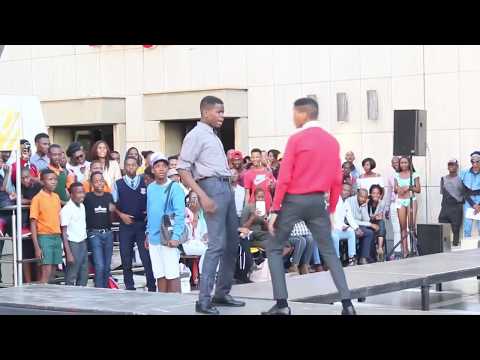 Limpopo boy takes on School Kids [Bujwa Dance Battle]