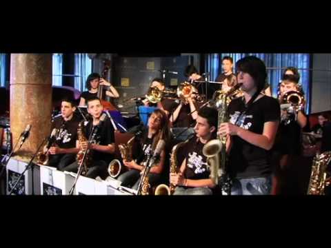2010 ---Flight of the foo birds  SANT ANDREU JAZZ BAND