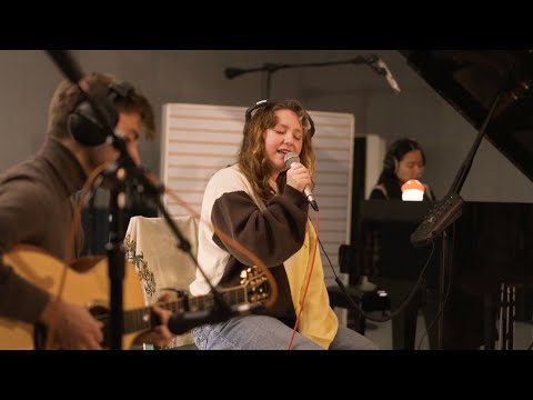 Sarah Defne Gray - Autumn is a Killer (live acoustic) 