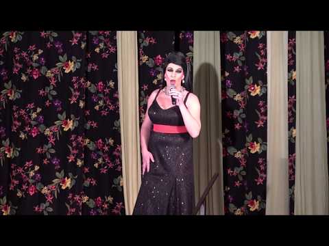 Travesti Divoké Kočky - Lucie Bílá - Stůj