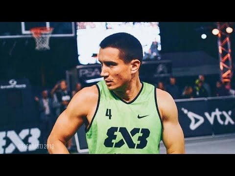 Stefan Stojacic  MR ROBOT