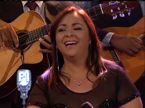 JACKELINE ESTEVEZ BOLEROS CON EL TRIO DE CARLOS VARGAS