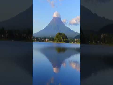 Wonderful Mount Fuji in the heart of the Pacific Ocean