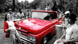 Bec Laughton - Loop de Loop feat. Willy from Spacifix (Official)