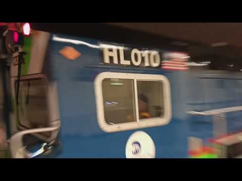 R255 HL010 with a VakTrak set passing New Utrecht Avenue