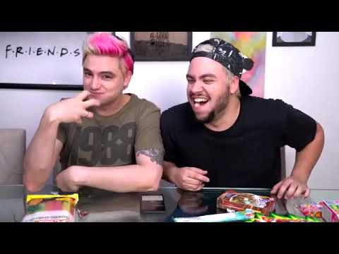 felipe neto e luccas neto provando coisas asiáticas (reup)