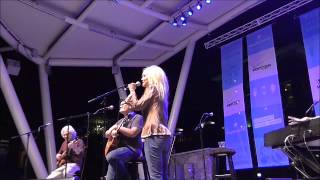 &quot;DON&#39;T FALL IN LOVE WITH A DREAMER&quot; - KIM CARNES duet with GREG BARNHILL