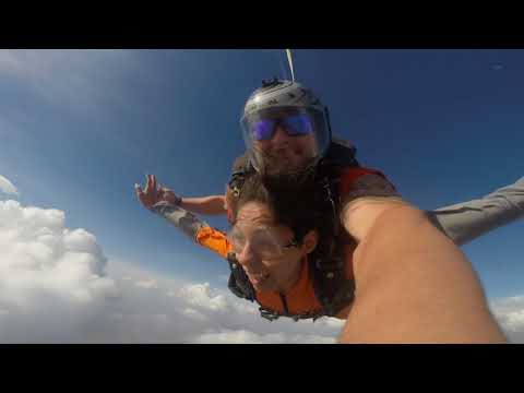 PARACAIDISMO DESDE LOS CIELOS DE BRASIL