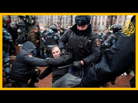 الشرطة الروسية تفرج عن معظم المتظاهرين المؤيدين للمعارض أليكسَي نافالني