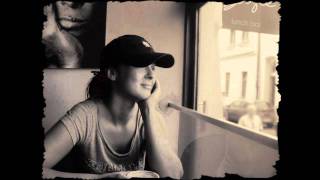 Ákos | Girl in the Café